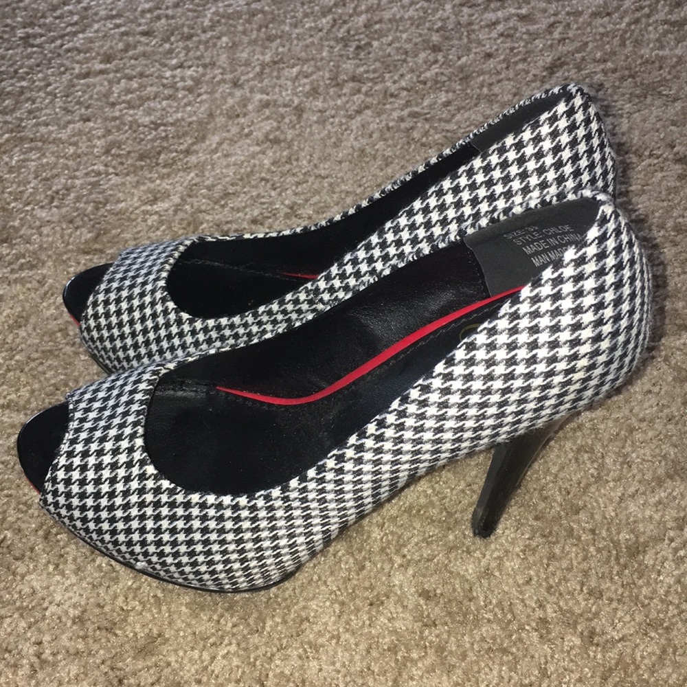 Houndstooth heels 8 1/2